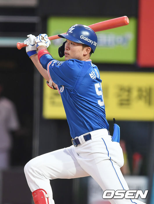 2일 오후 경기도 수원 kt위즈파크에서 '2019 신한은행 MY CAR KBO리그’ KT 위즈와 삼성 라이온즈의 경기가 열렸다.  5회초 2사 1루 삼성 박해민이 안타를 때려내고 있다. / youngrae@osen.co.kr