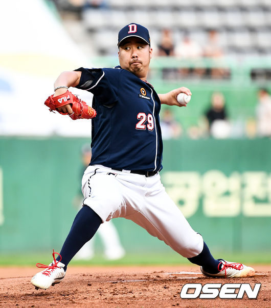 2회말 두산 선발투수 유희관이 역투하고 있다. /pjmpp@osen.co.kr