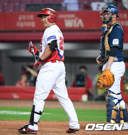 5회말 무사 만루 이범호가 대타로 타석에 서고 있다. 이범호는 오는 13일 은퇴를 앞두고 있다./ soul1014@osen.co.kr