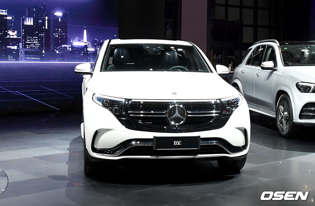 메르세데스-벤츠 EQC.