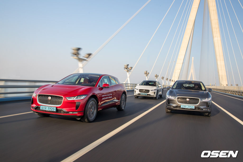 재규어 I-PACE.