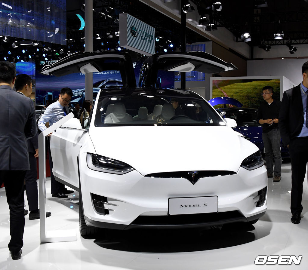 테슬라 모델X.