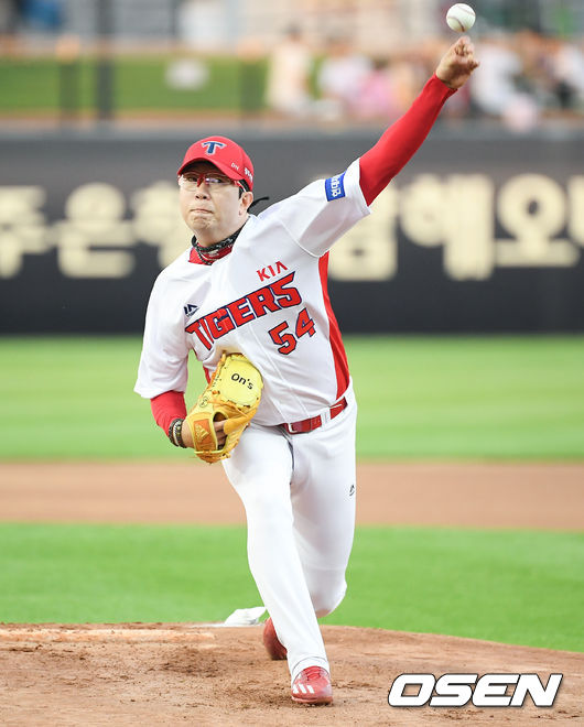5일 오후 광주시 북구 광주-KIA 챔피언스필드에서 '2019신한은행 MYCAR KBO리그' KIA 타이거즈와 LG 트윈스의 경기가 진행됐다.1회초 KIA 선발투수 양현종이 역투하고 있다./ soul1014@osen.co.kr