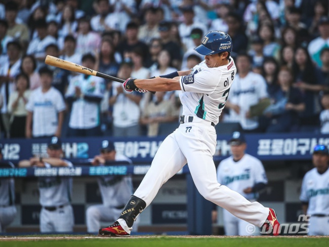 NC다이노스로 이적한 이명기가 3회 우중간 안타를 터트렸다. 볼넷도 1개를 골라내며 이적 신고식을 했다./NC다이노스 제공. 