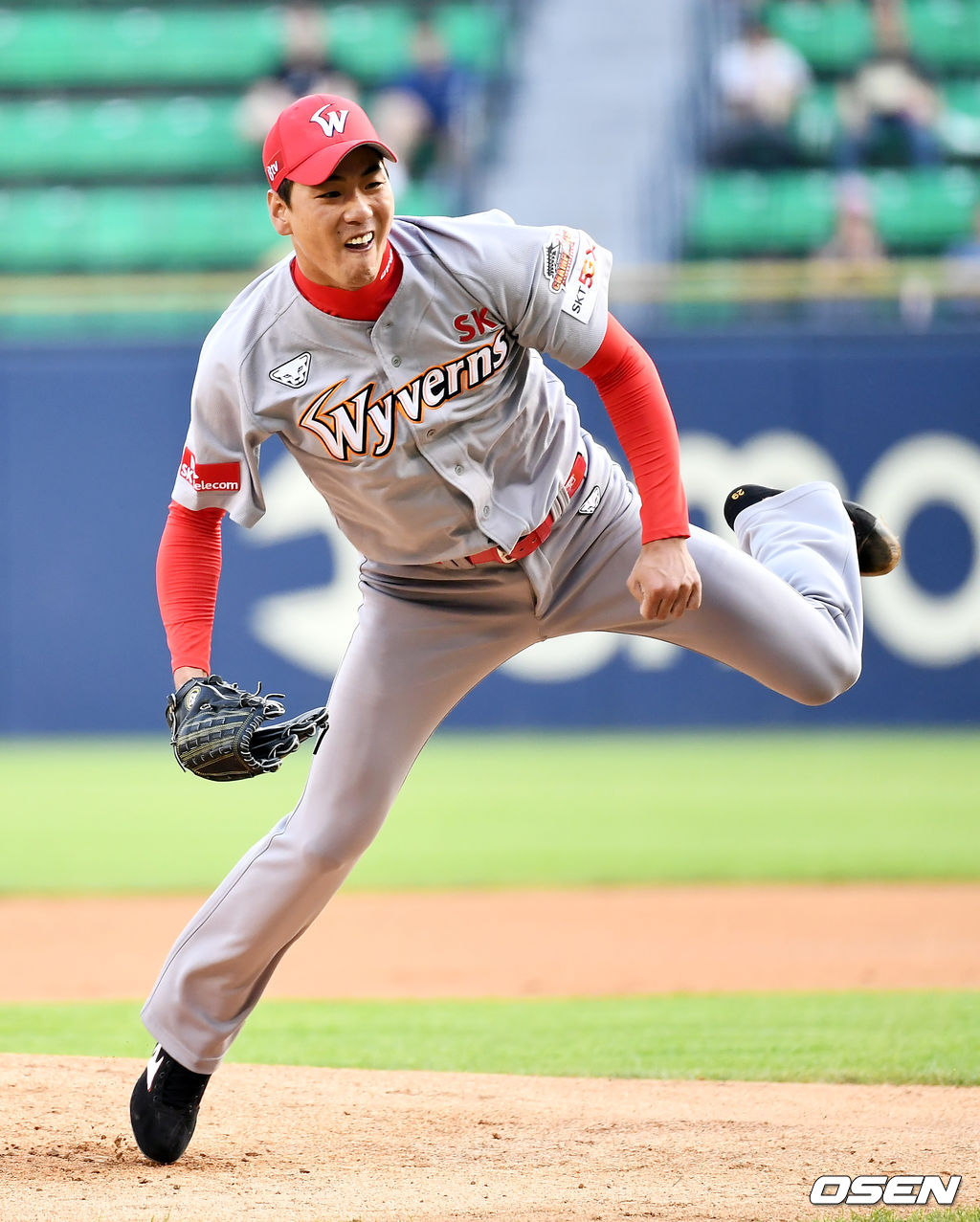 1회말 SK 선발투수 김광현이 역투하고 있다. /pjmpp@osen.co.kr