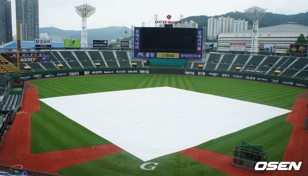 비내리는 사직구장 /what@osen.co.kr