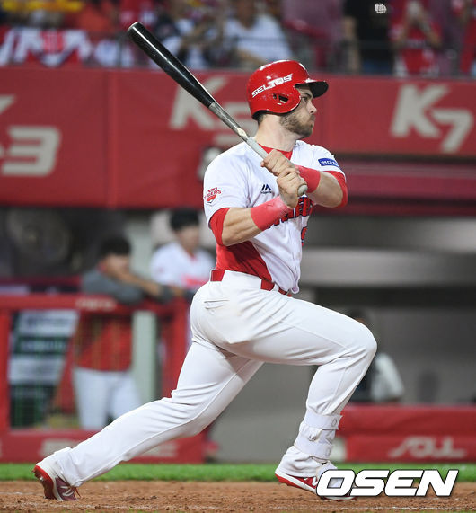 KIA 타이거즈 프레스턴 터커가 적시타를 날리고 있다. / soul1014@osen.co.kr