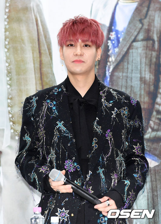 그룹 젝스키스 강성훈이 팬들을 바라보고 있다. /sunday@osen.co.kr