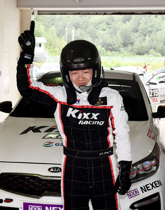 21일 태백스피드웨이에서 열린 4라운드에서 시즌 두 번째 우승에 성공한 송병두.
