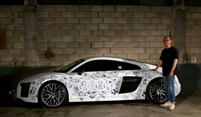 아우디코리아가 김정기 작가와 협업한 라이브 드로잉.