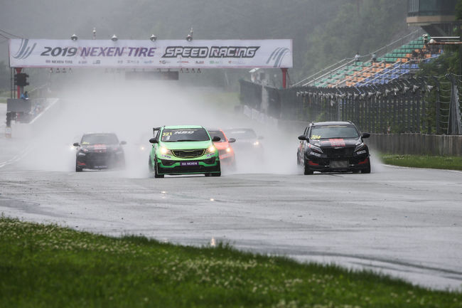 ‘2019 넥센스피드레이싱’ 4라운드 경기 장면.