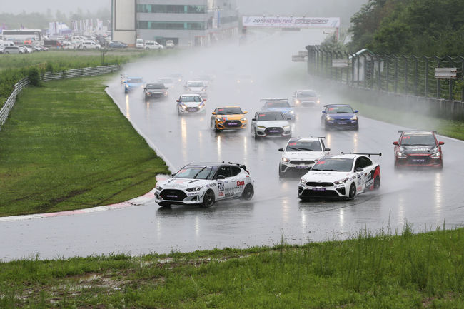 ‘2019 넥센스피드레이싱’ 4라운드 경기 장면.