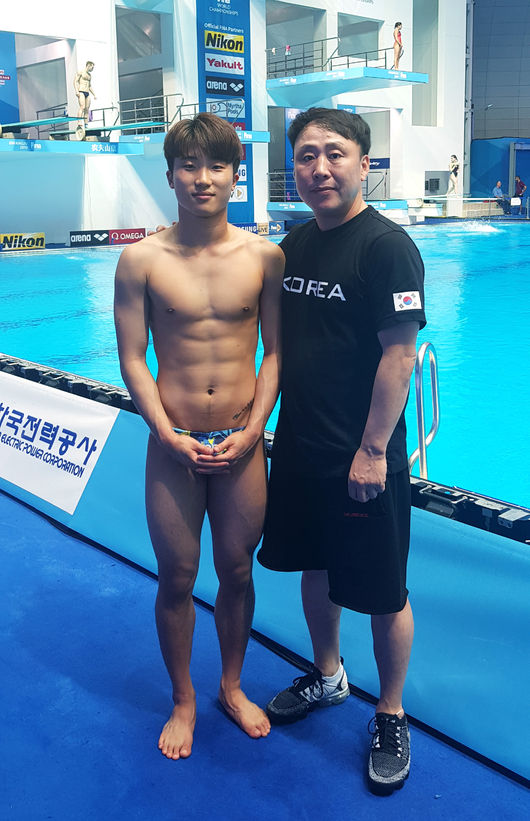 [사진]우하람(왼쪽)과 박유현 감독 /경륜경정총괄본부