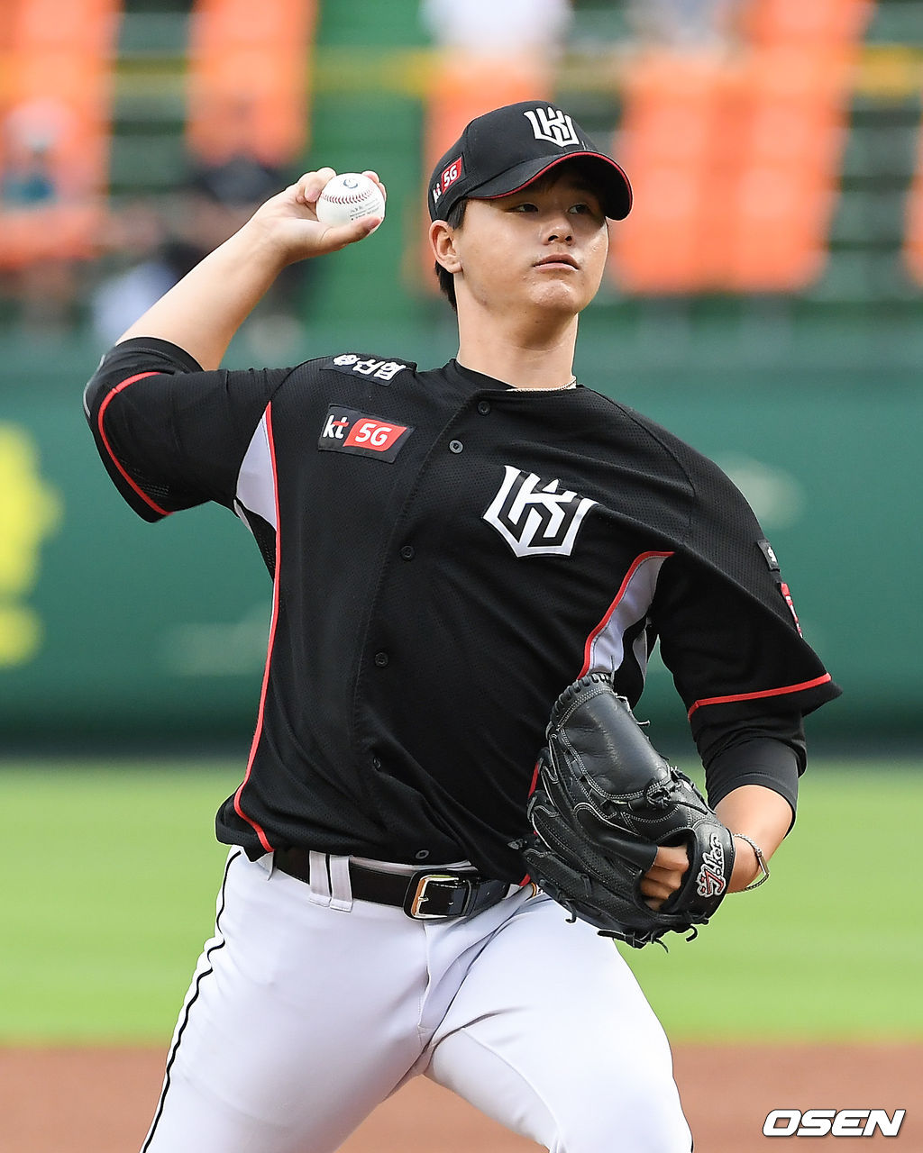 1회말 kt 선발투수 김민이 역투하고 있다./ soul1014@osen.co.kr
