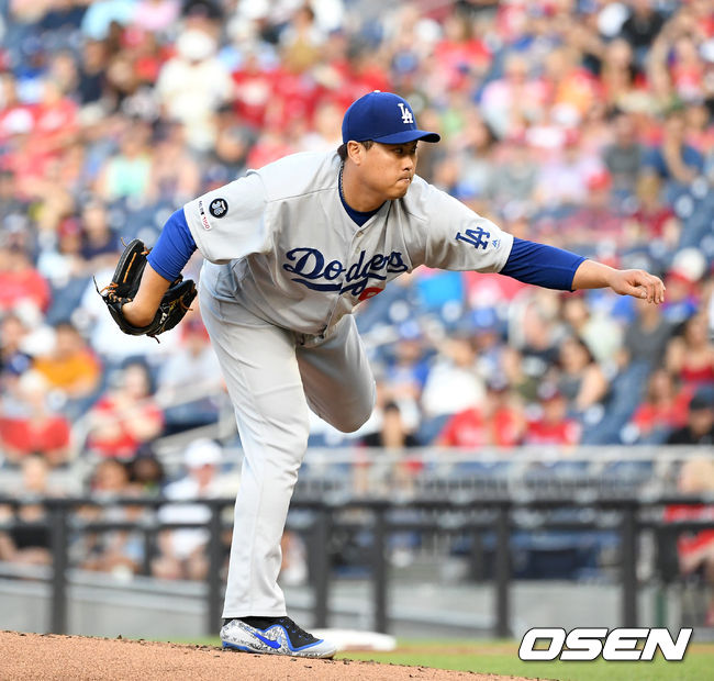 1회말 무사에서 LA 선발투수 류현진이 역투하고 있다. /jpnews@osen.co.kr