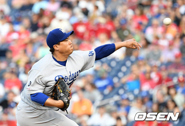 1회말 무사에서 LA 선발투수 류현진이 역투하고 있다. /jpnews@osen.co.kr