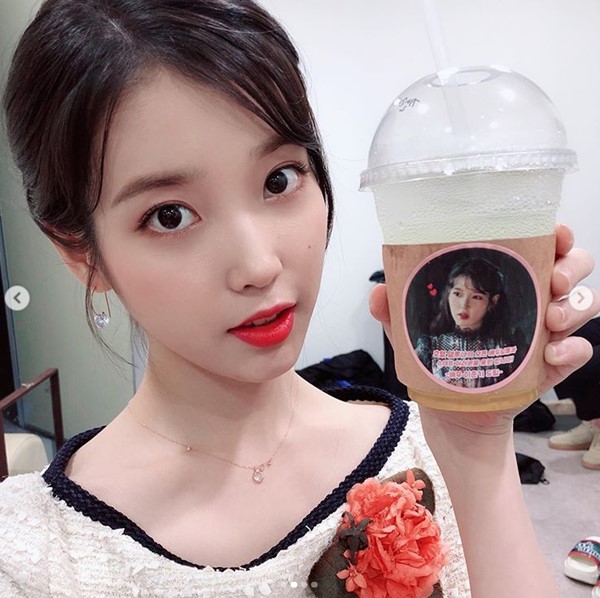 아이유 인스타그램