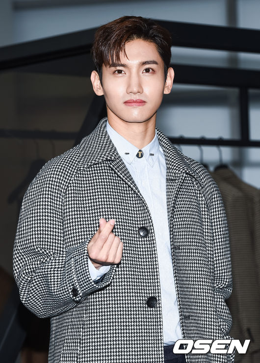 최강창민이 포즈를 취하고 있다. / soul1014@osen.co.kr