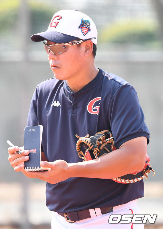 최기문 배터리 코치 /dreamer@osen.co.kr