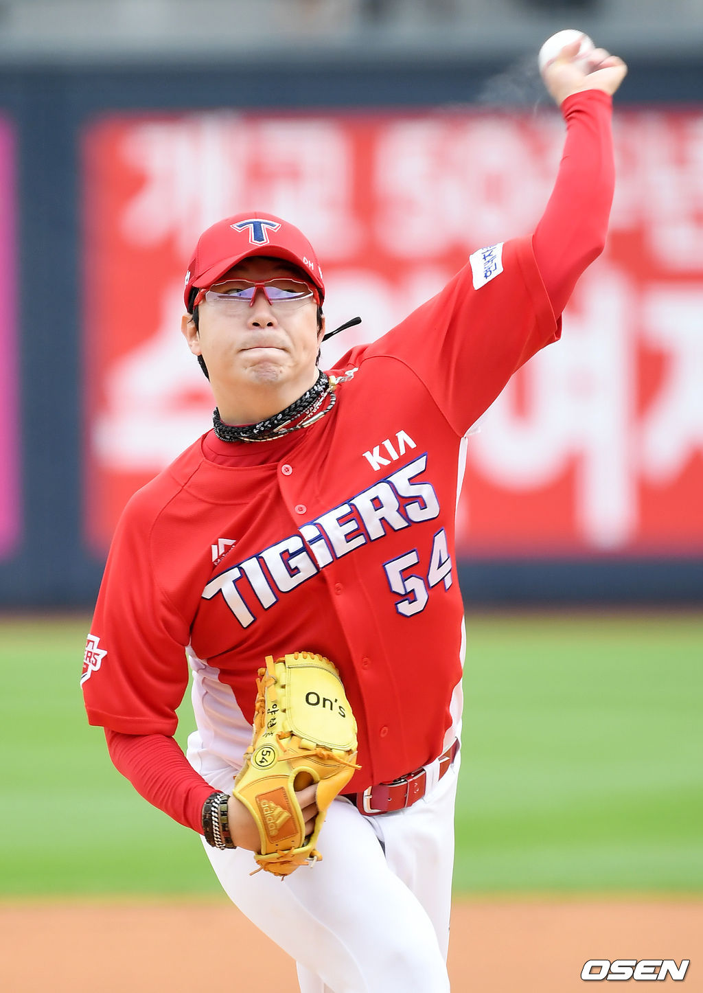 KIA 선발 양현종이 힘차게 공을 뿌리고 있다. /rumi@osen.co.kr