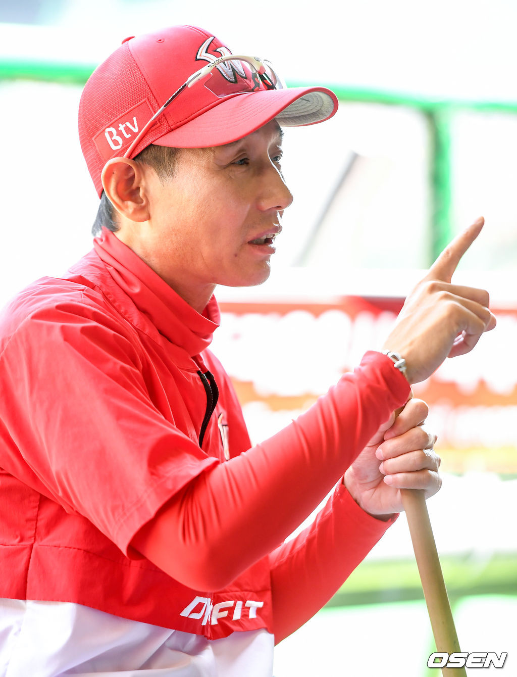 SK 염경엽 감독이 인터뷰를 하고 있다. /pjmpp@osen.co.kr