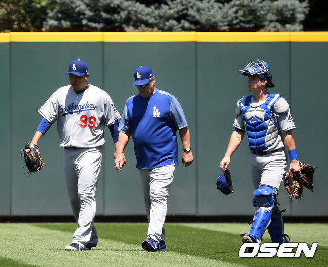 경기에 앞서 다저스 류현진이 불펜에서 몸을 풀고 더그아웃으로 향하고 있다. /jpnews@osen.co.kr