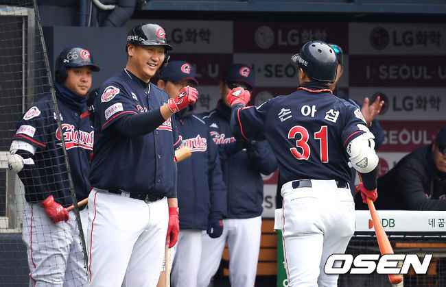 이대호와 손아섭 / youngrae@osen.co.kr