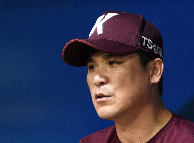 3일 오후 서울 SK고척스카이돔에서 ‘2019 신한은행 마이카 KBO리그’ 키움 히어로즈와 kt wiz의 경기가 열릴 예정이다.경기에 앞서 키움 장정석 감독이 취재진과 인터뷰를 갖고 있다. /sunday@osen.co.kr