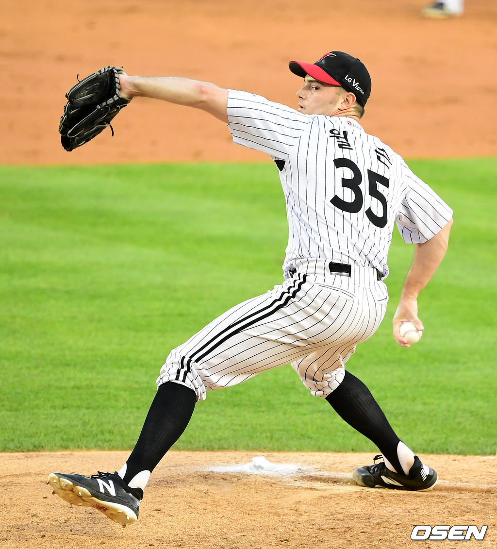 LG 윌슨이 역투하고 있다. /jpnews@osen.co.kr