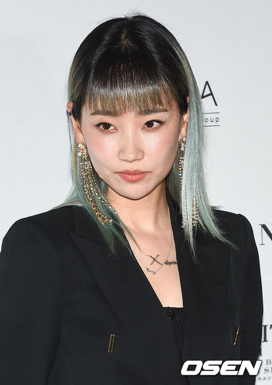 26일 오후 서울 중구 을지로 노보텔 앰배서더 서울 동대문에서 맥앤로건-비키정 '크레이지튜드 페스티벌 2019'가 진행됐다.  원더걸스 출신 예은이 포즈를 취하고 있다. / soul1014@osen.co.kr