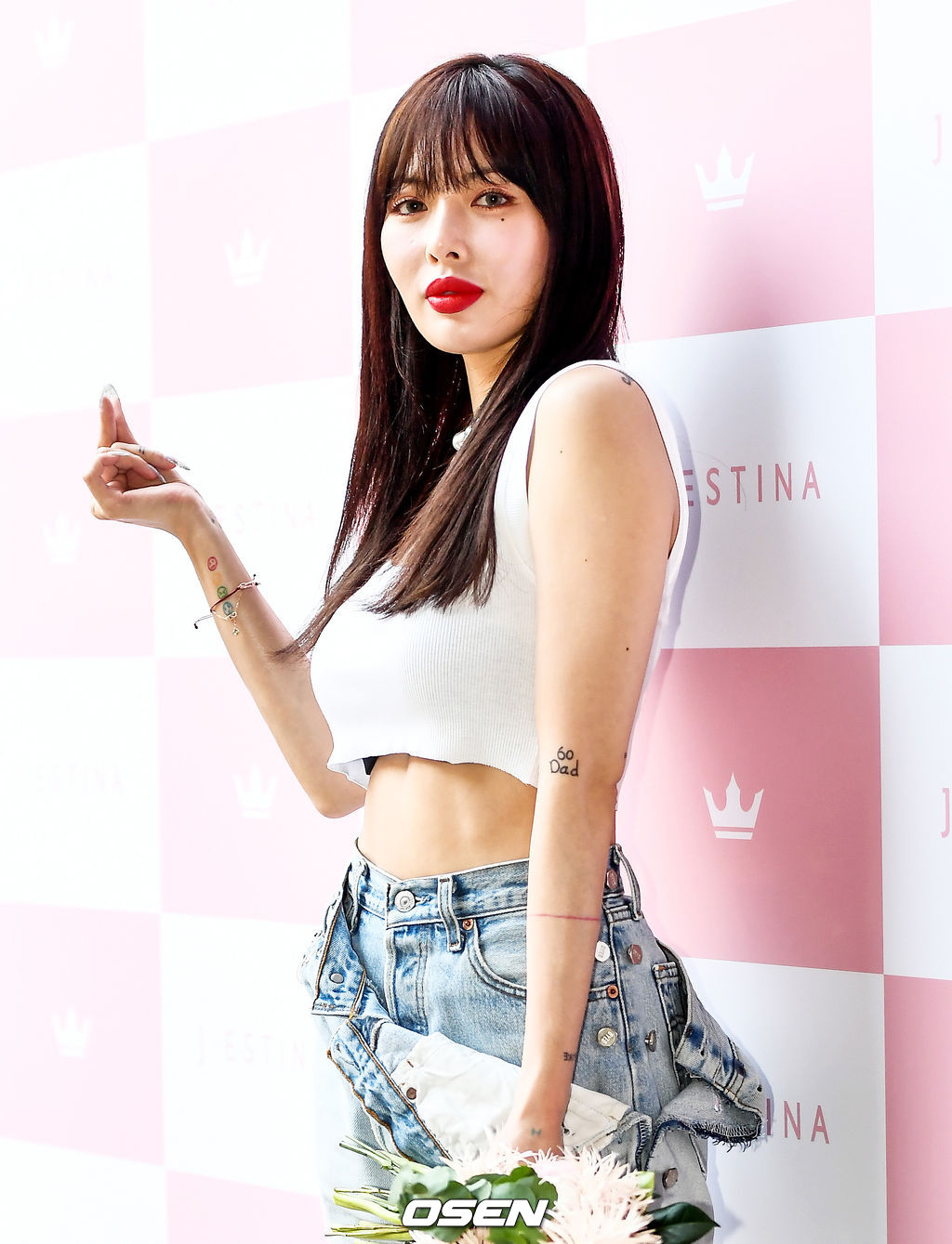 가수 현아가 포토타임을 갖고 있다. /pjmpp@osen.co.kr