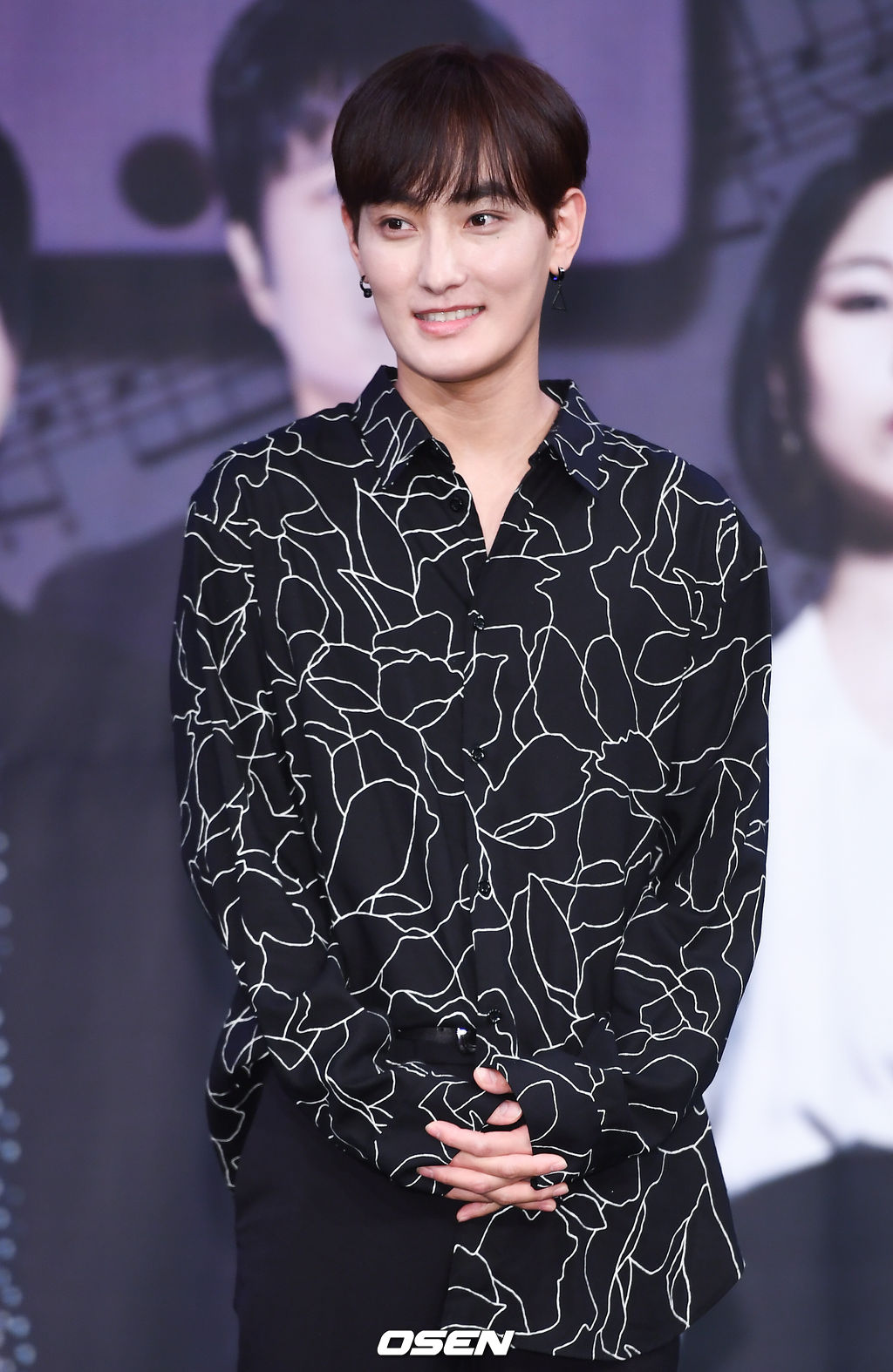 17일 오후 서울 상암동 MBC 골든마우스홀에서 진행된 MBC 시사교양 '내 인생의 노래 SONG ONE' 제작발표회에서 강타가 포즈를 취하고 있다. / soul1014@osen.co.kr