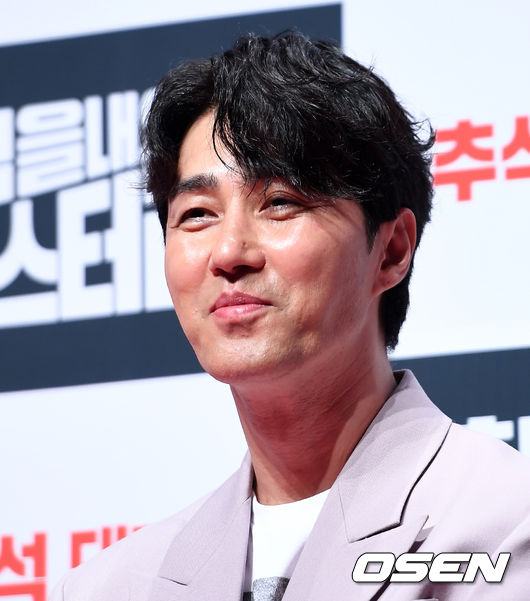 7일 오전 서울 강남구 CGV 압구정에서 영화 '힘을 내요, 미스터 리' 제작보고회가 열렸다. 배우 차승원이 미소를 짓고 있다. /sunday@osen.co.kr