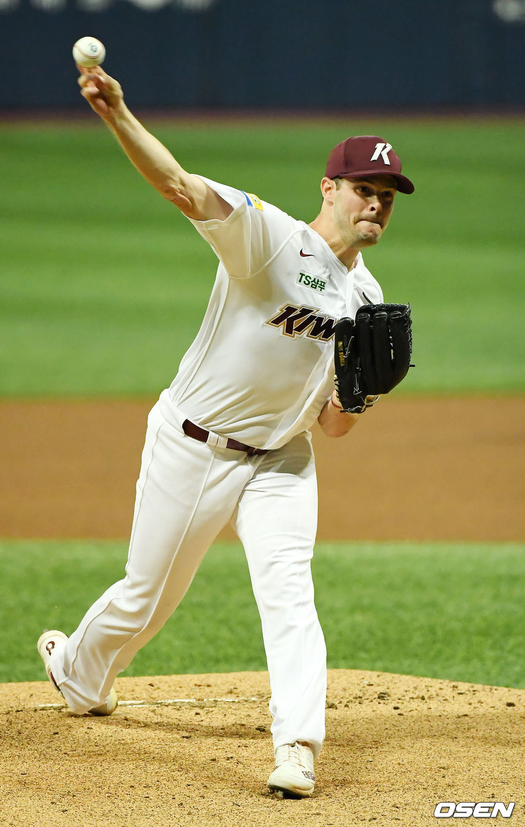 키움 선발 브리검이 마운드 위에서 힘차게 공을 뿌리고 있다./rumi@osen.co.kr