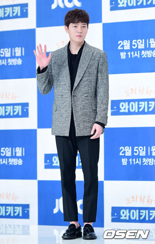 배우 손승원이 포토타임을 갖고 있다. /pjmpp@osen.co.kr