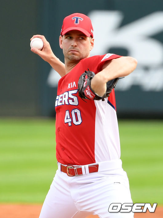 KIA 선발 터너가 힘차게 공을 뿌리고 있다. /dreamer@osen.co.kr