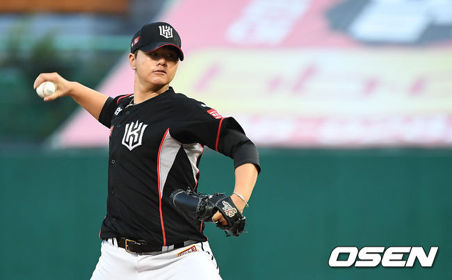 KT 김민이 역투하고 있다. /youngrae@osen.co.kr