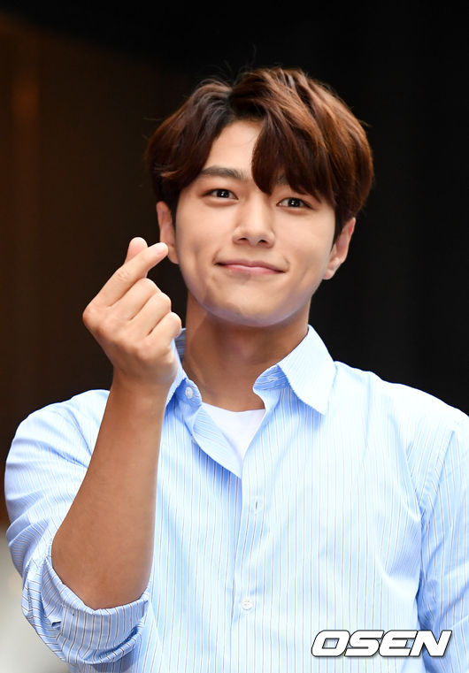 배우 김명수가 참석해 포즈를 취하고  있다. /jpnews@osen.co.kr