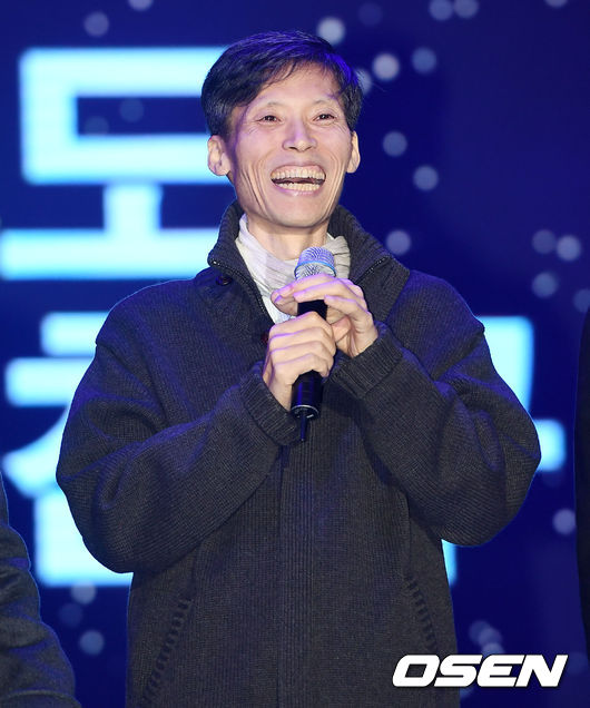 [사진=OSEN DB] 고 이용마 기자가 생전 MBC 파업 콘서트 '다시 만나도 좋은 친구'에 참석해 환한 웃음을 지었다.