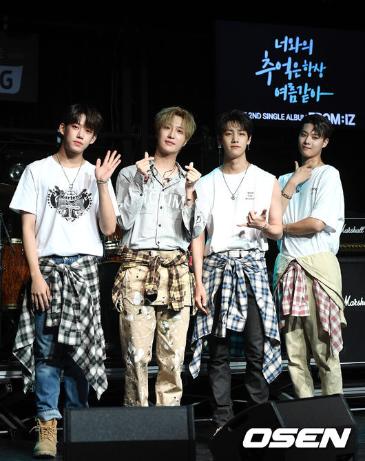 21일 오후 서울 서울 마포구 홍대 웨스트브릿지 라이브홀 밴드 아이즈 신곡 '너와의 추억은 항상 여름같아' 미디어 쇼케이스가 열렸다. 밴드 아이즈가 포토타임을 갖고 있다. /sunday@osen.co.kr