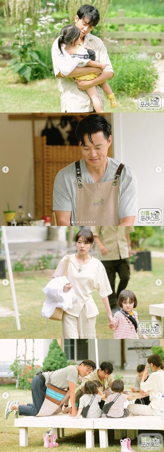 [사진=SBS 공식 SNS] '리틀 포레스트' 출연진 촬영 현장 비하인드 컷 이승기(위부터), 이서진, 정소민과 아이들.