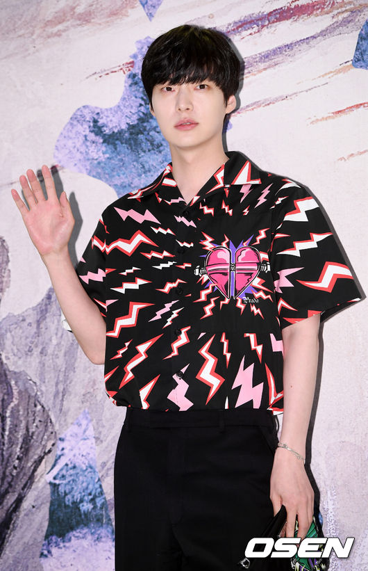 안재현이 포토월로 입장하며 포즈를 취하고 있다./ rumi@osen.co.kr