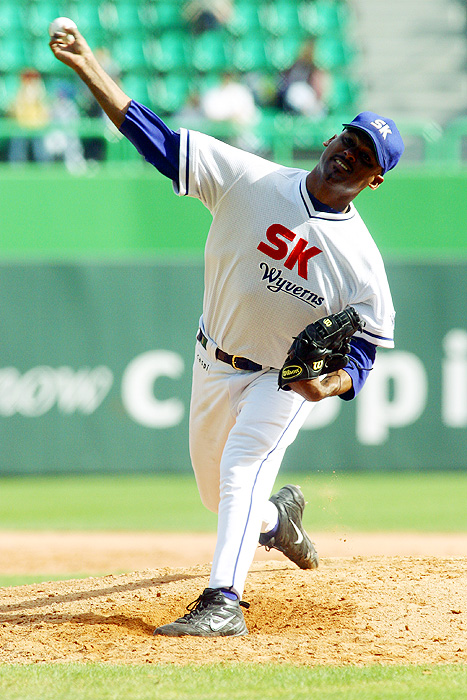 [사진] SK 시절 페르난도 에르난데스 /SK 와이번스 제공