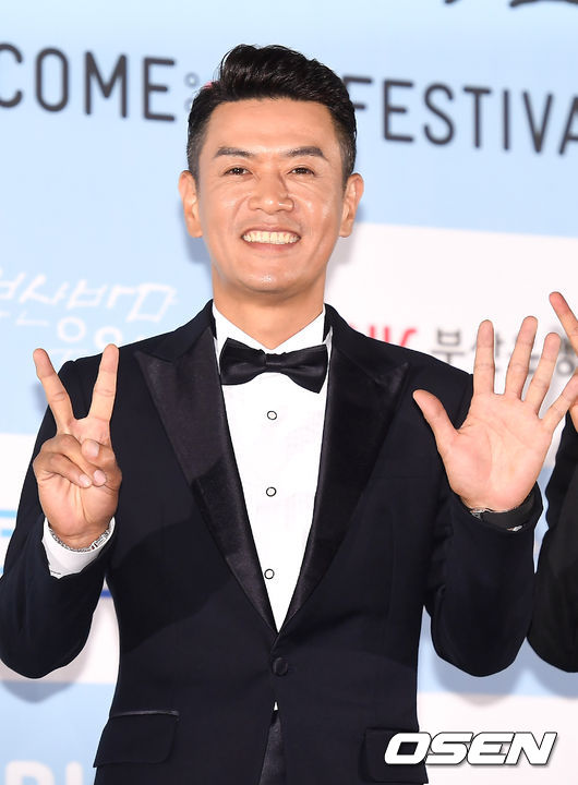 23일 오후 부산 해운대구 영화의 전당에서 '제7회 부산국제코미디페스티벌(BICF)' 개막식이 열렸다. 김대희가 포토타임을 갖고 있다. /youngrae@osen.co.kr