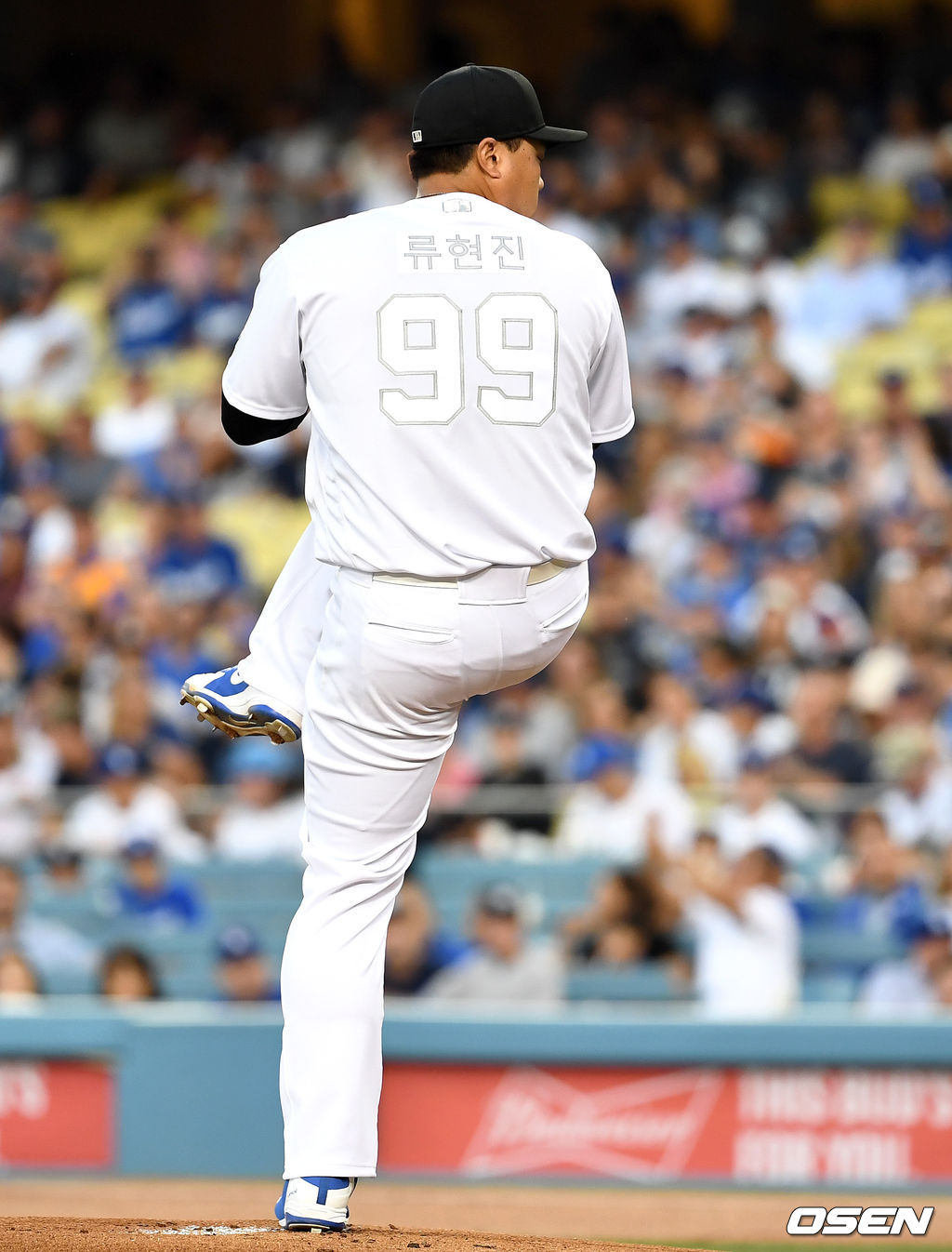 LA 선발투수 류현진이 역투하고 있다. /dreamer@osen.co.kr