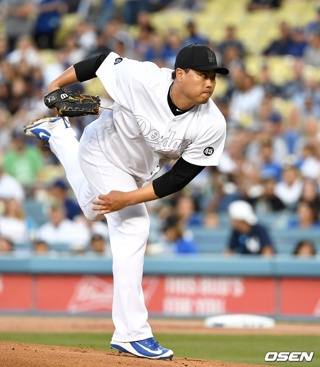 LA 선발투수 류현진이 역투하고 있다. /dreamer@osen.co.kr
