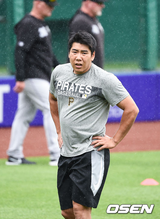 강정호가 러닝 훈련중 휴식을 취하고 있다./ soul1014@osen.co.kr