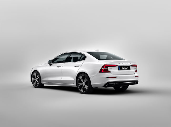 볼보차 신형 S60.