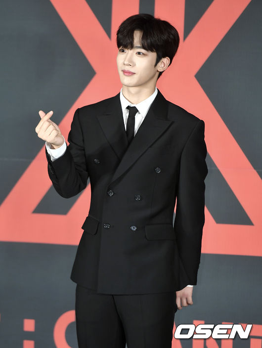 김요한이 포토타임을 하고 있다. /ksl0919@osen.co.kr