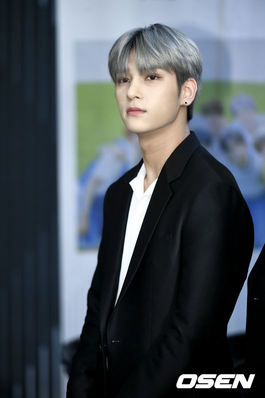 이한결이 포토타임을 하고 있다. /ksl0919@osen.co.kr